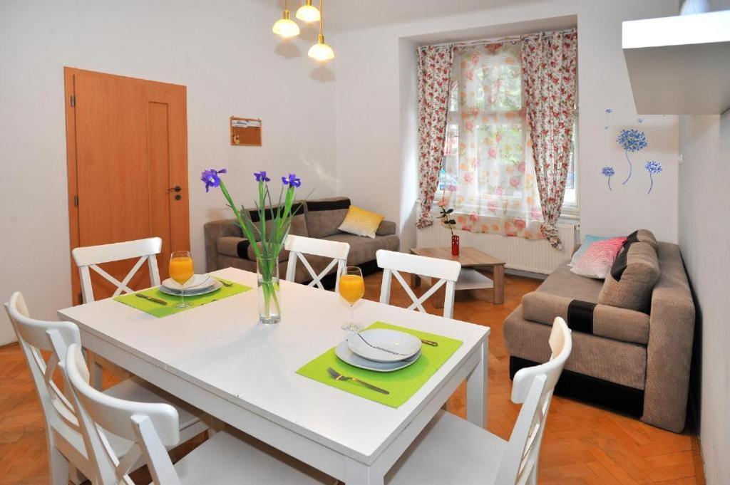 Condo Vinohrady II Prag Exteriör bild