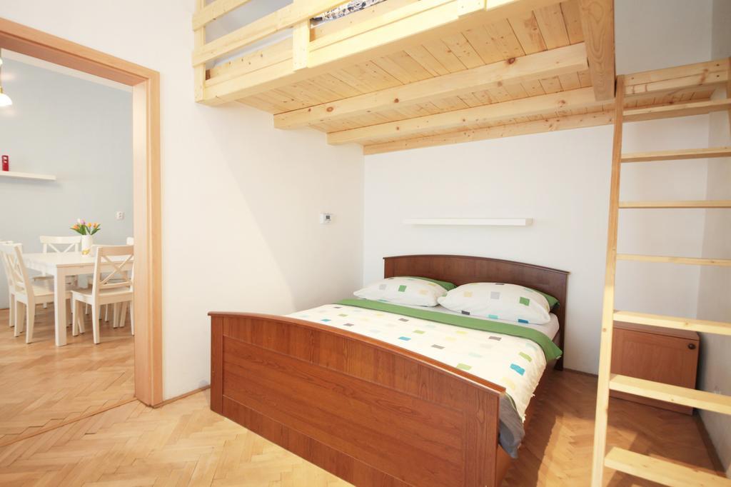 Condo Vinohrady II Prag Exteriör bild